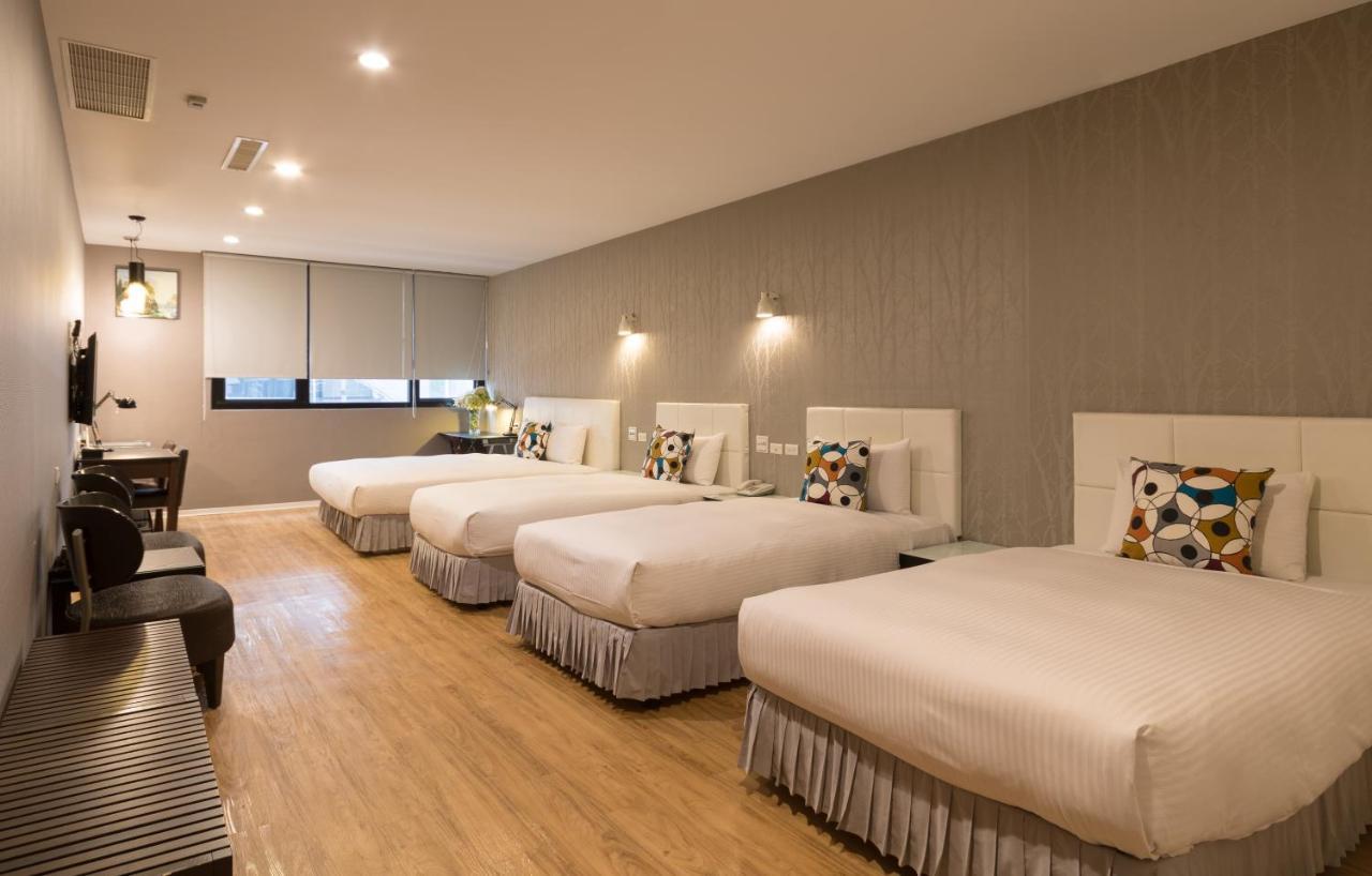 Just Enjoy Business Hotel Tainan Extérieur photo