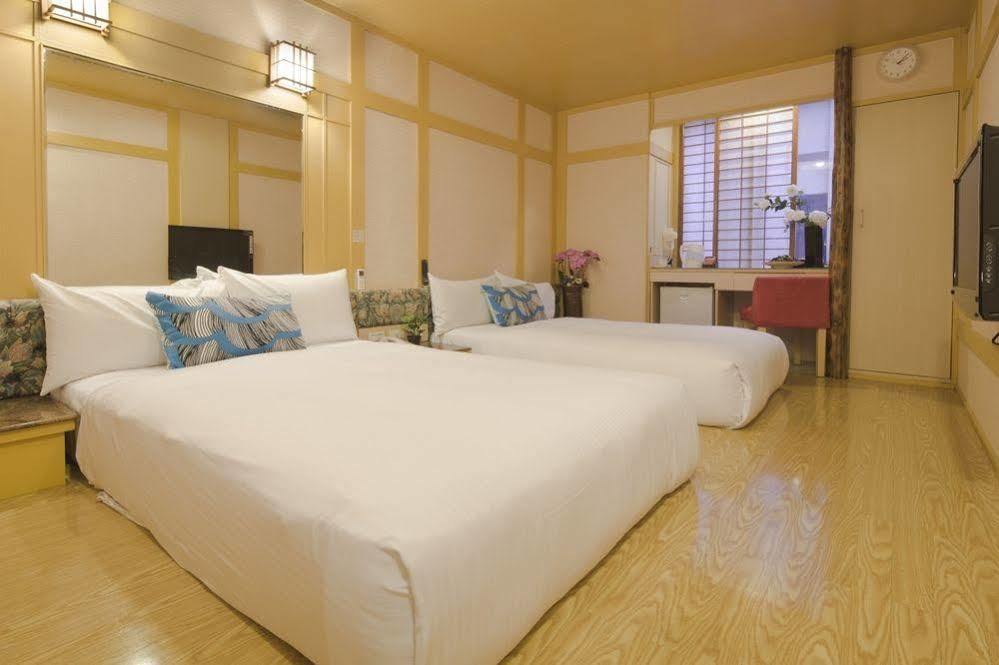 Just Enjoy Business Hotel Tainan Extérieur photo