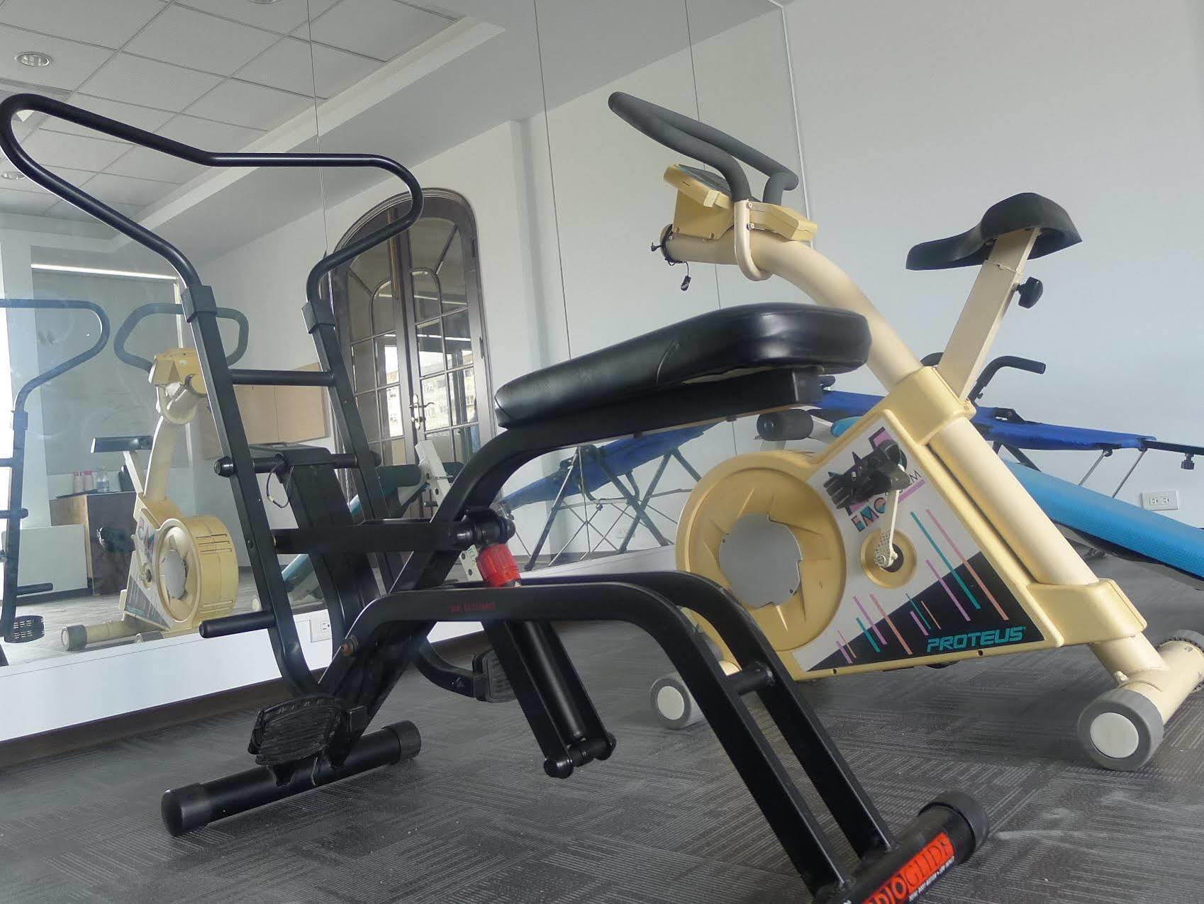 Just Enjoy Business Hotel Tainan Extérieur photo