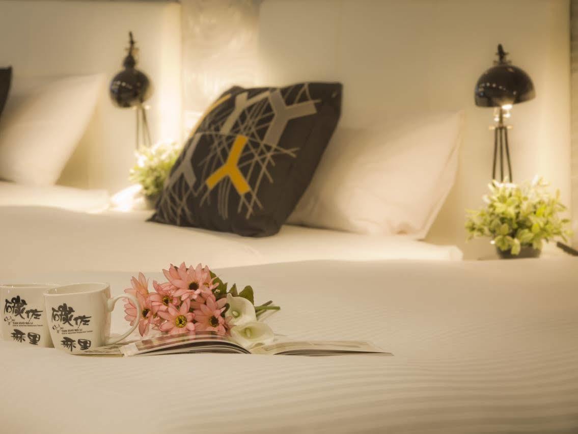Just Enjoy Business Hotel Tainan Extérieur photo